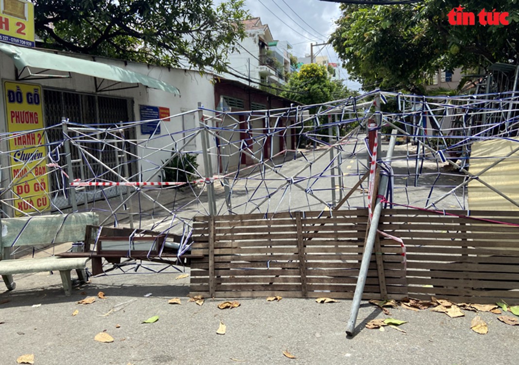 hcmc-plans-to-remove-road-barriers-before-september-30-the-saigon-times