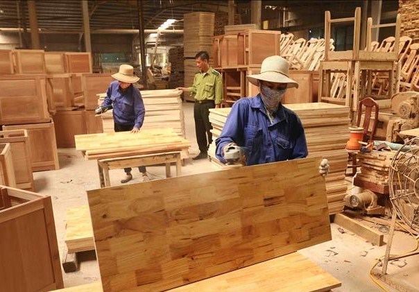 Wood firms struggle as orders from major markets slide - The Saigon Times