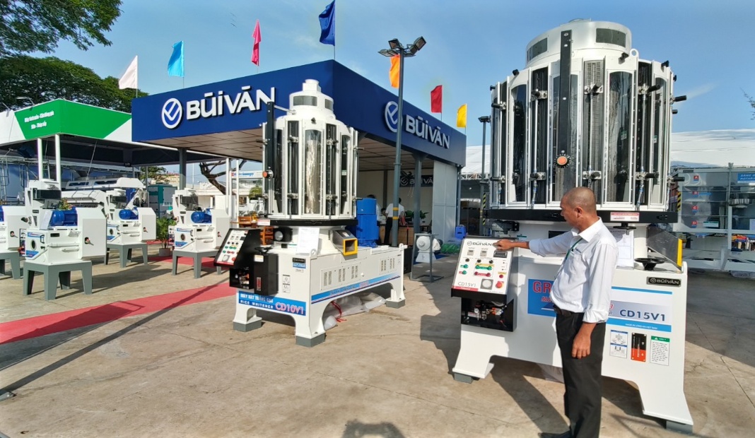 250 booths set up at Vietnam International Agriculture Fair