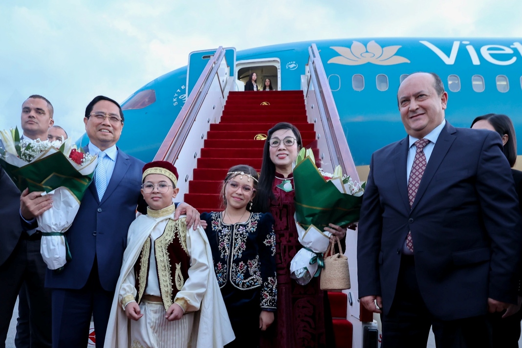 PM Pham Minh Chinh begins official visit to Algeria