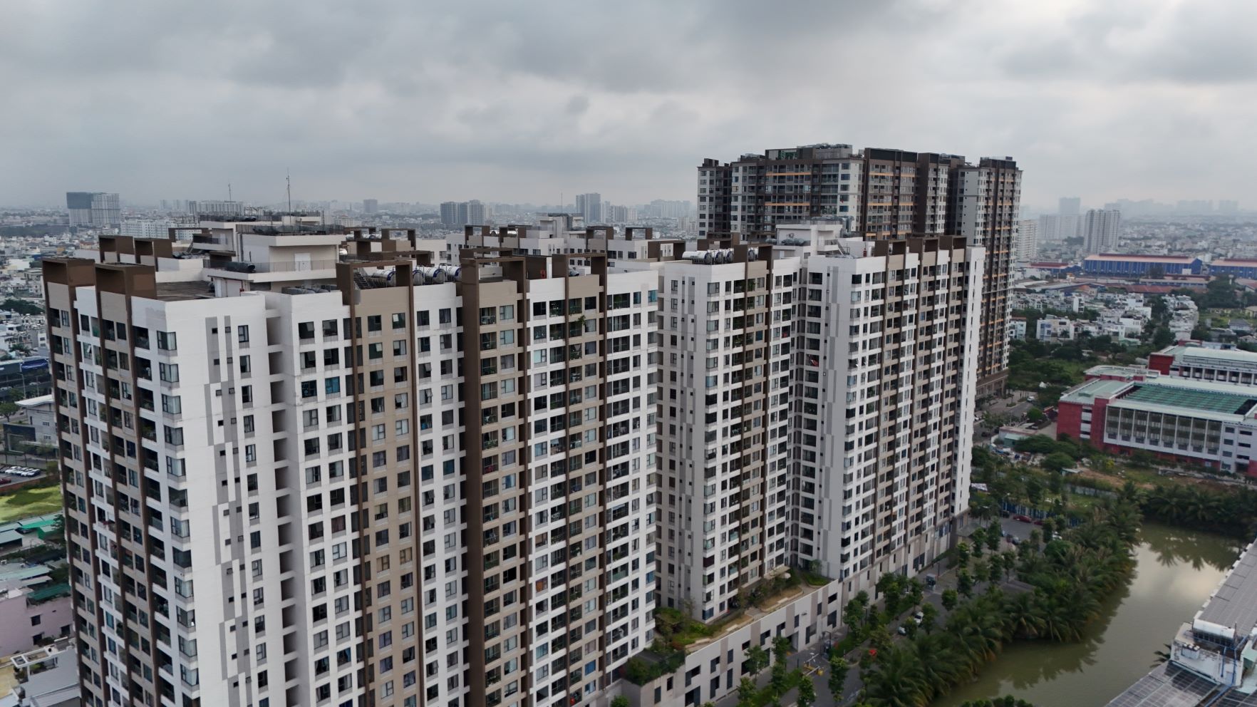 PM wants tighter controls on brokers, eligibility in social housing program