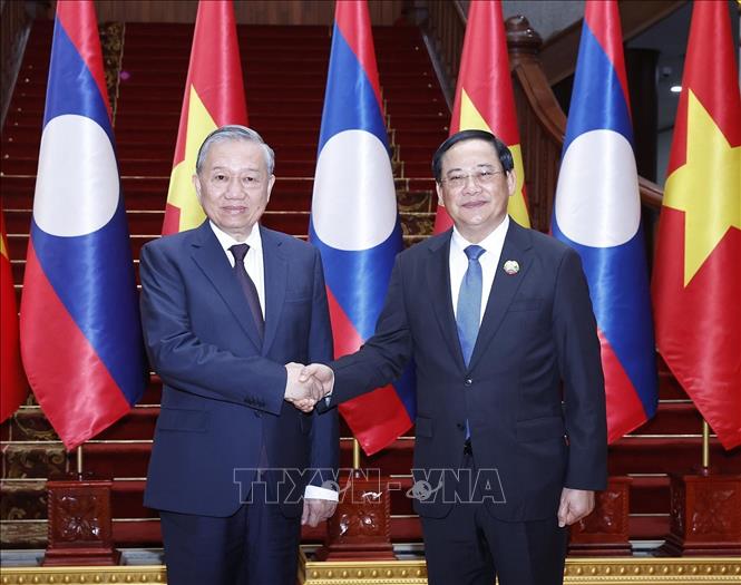 Vietnamese Party leader meets Lao PM