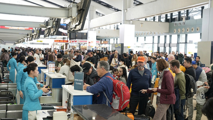 Holiday airfares climb 5–8%