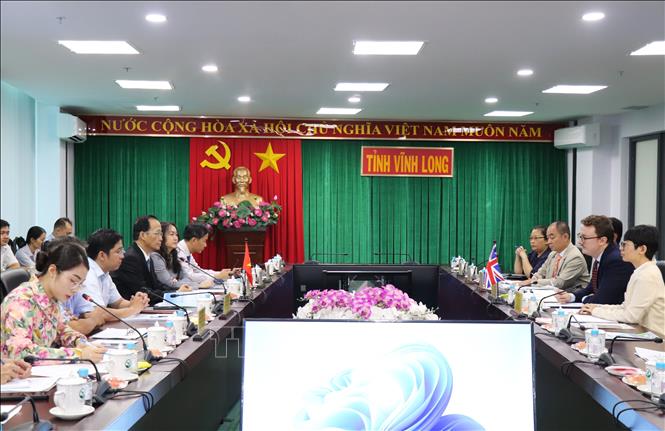 Vinh Long seeks UK investment to develop renewable energy