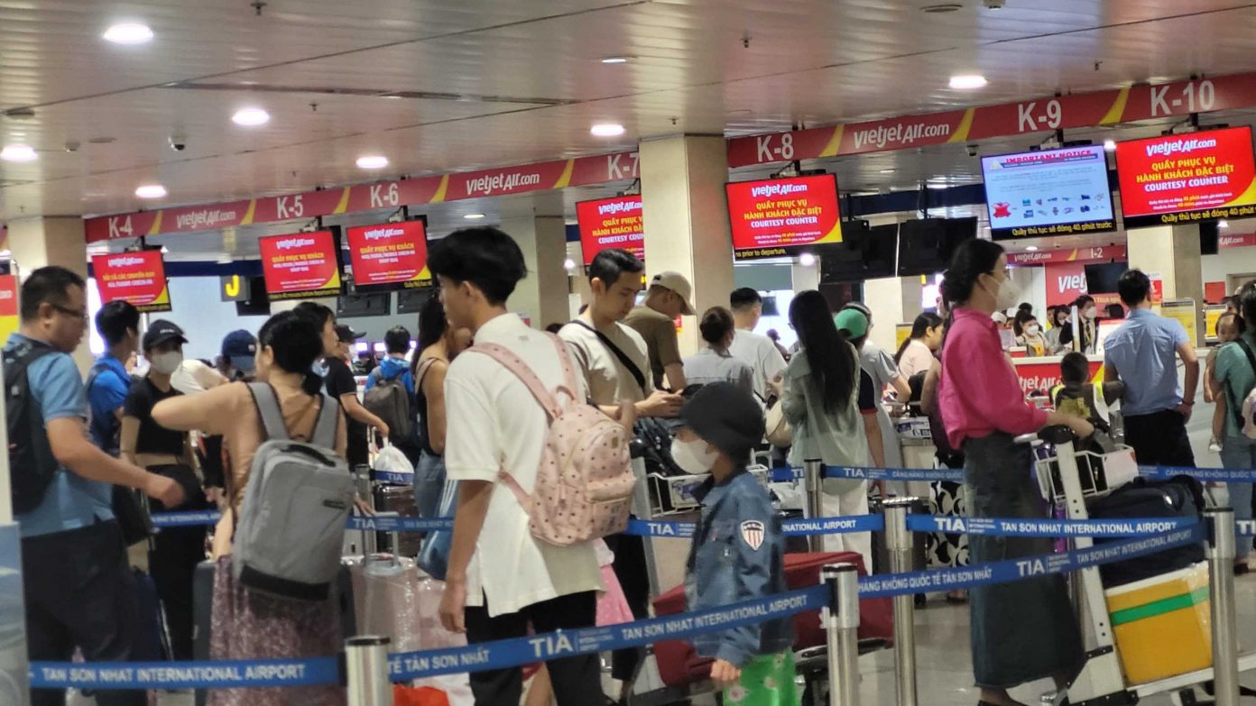 Vietnam holds air passengers legally liable for items they carry