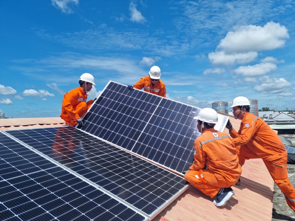 Vietnam targets 3% power savings, 10% rooftop solar adoption this year