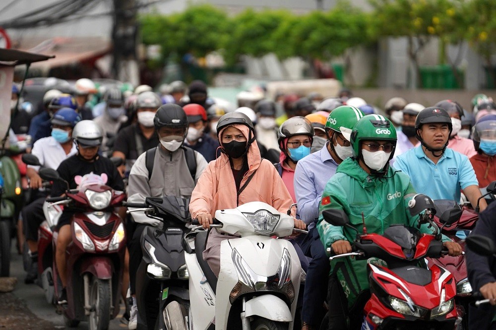 Hanoi rules out blanket ban on gasoline-powered motorbikes within Beltway 1 from July