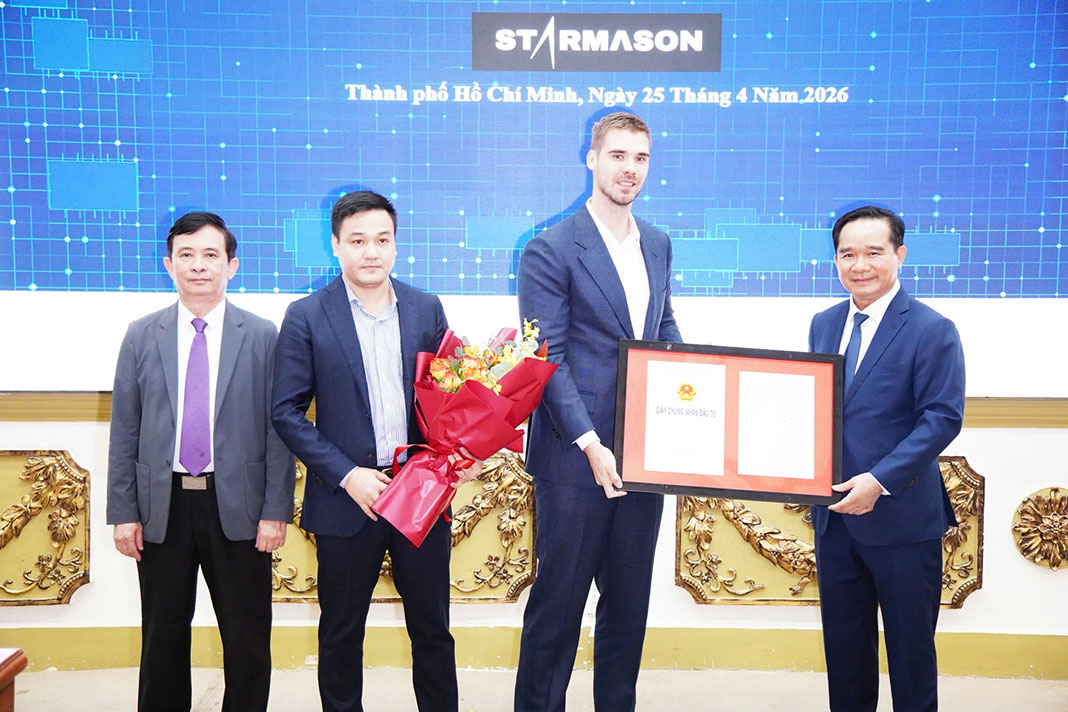 HCMC grants investment certificates to four strategic hi-tech projects