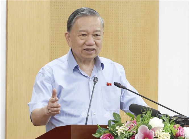 Party chief urges Hanoi to leverage reforms for growth