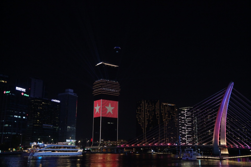 Vietnam fast-tracks international financial center