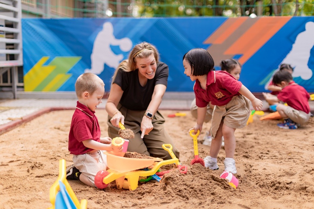 What drives the success of bilingual education programmes?